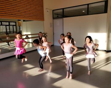 cours danse moderne contemporaine enfant polyedre seynod annecy