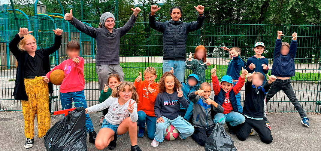 enfants clean walk polyèdre seynod annecy