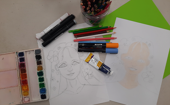 feuille de papier avec dessin feutre gouache et aquarelle polyèdre seynod annecy