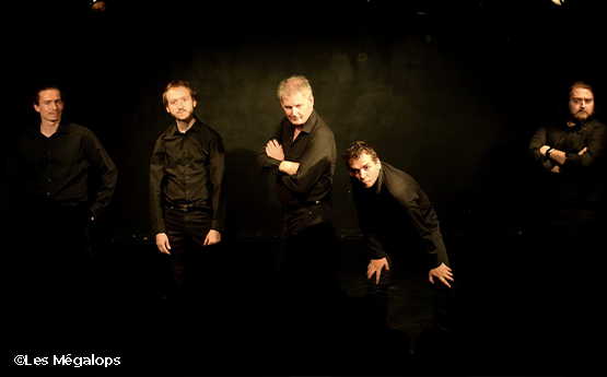 groupe d'hommes sur scène spectacle théâtre polyèdre seynod annecy